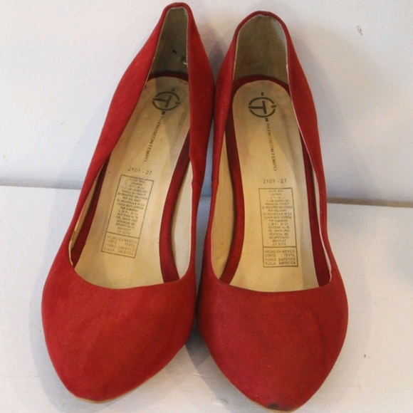 Red Heels - Picture 3 of 7